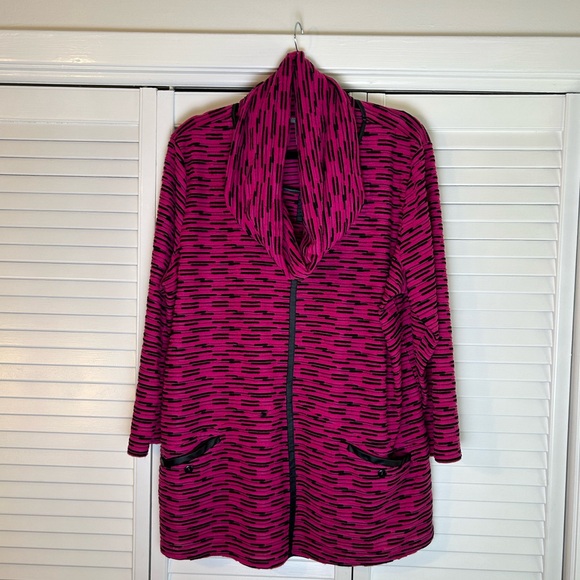 Multiples Textured Fuchsia Tunic with removeable infinity scarf, Size 1X    NWOT - Picture 3 of 13